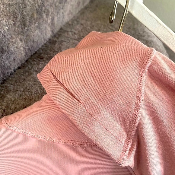 Women’s Zuda Long Sleeved Dusty Pink Funnel Neck Thumbhole Cuffed Yoga Shirt XL - Picture 2 of 3